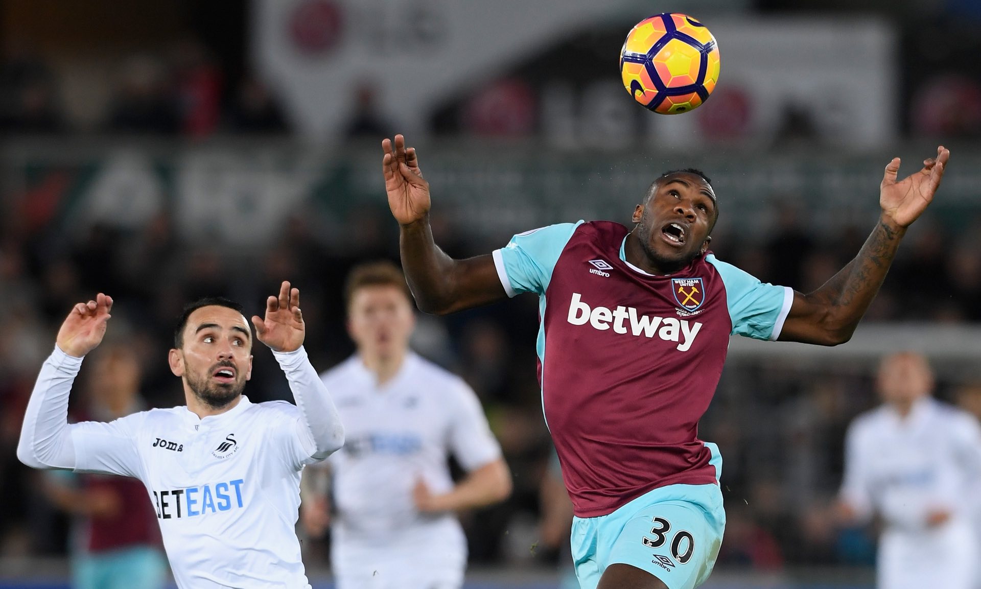 世界體育報：坎塞洛願依巴薩形勢調整薪水，哈維對引進充滿信心！.