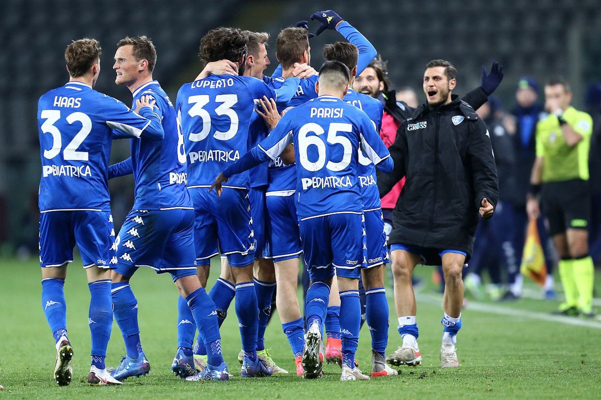 世界體育報：坎塞洛願依巴薩形勢調整薪水，哈維對引進充滿信心！.